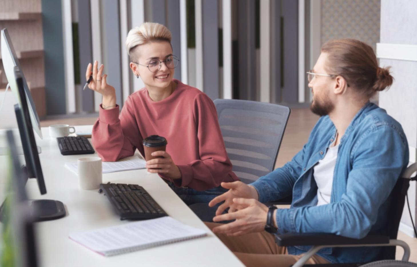 Espacio de trabajo moderno donde desarrollamos soluciones financieras